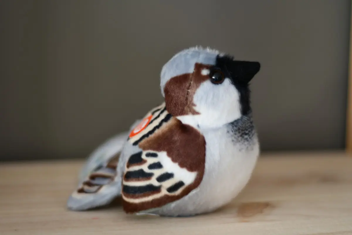 Plush singing bird toy – House Sparrow